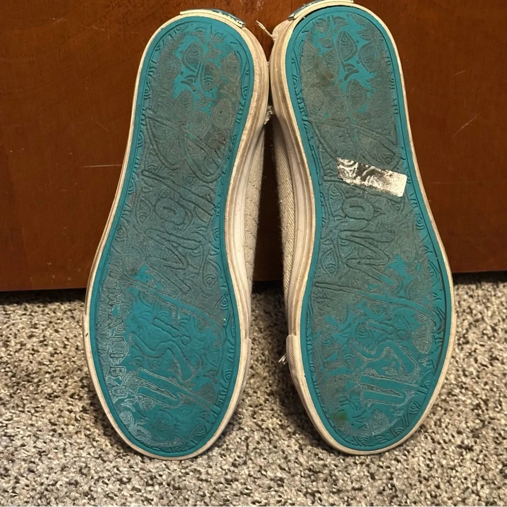 Blowfish Sneakers Tan Beige Slip On‎ Shoes 8 Distressed